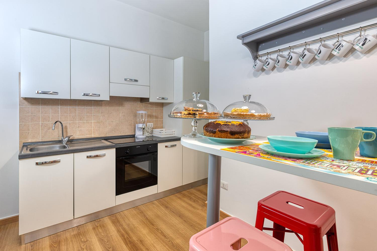 Others 5, Relais Mantellini, Rome