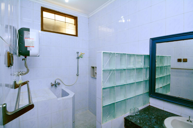 Bathroom 8