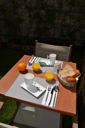 Food & Drinks 4, Hotel Les Corps Saints, Vaucluse