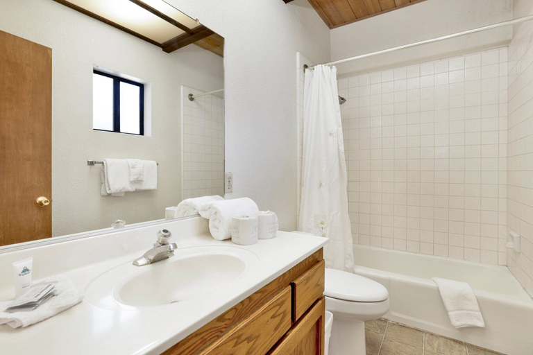 Bathroom 4, Breezy TWO #113, San Bernardino