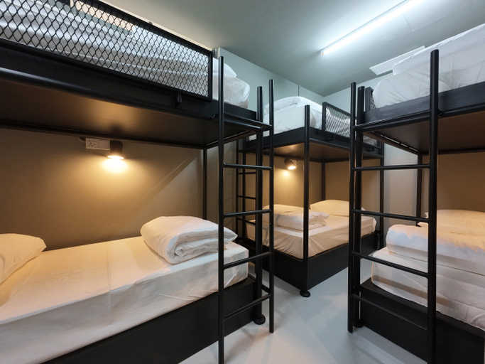 Rucksack Inn Premium Melaka Room Type - Private Room with 6 Beds, ensuite bathroom
