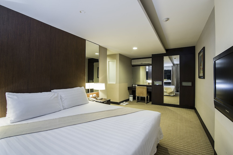 Bedroom 3, The Narathiwas Hotel and Residence Sathorn Bangkok, Yannawa
