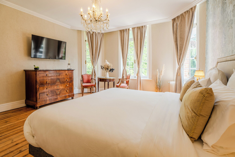 Bedroom 4, Le manoir de la belle epoque, Somme