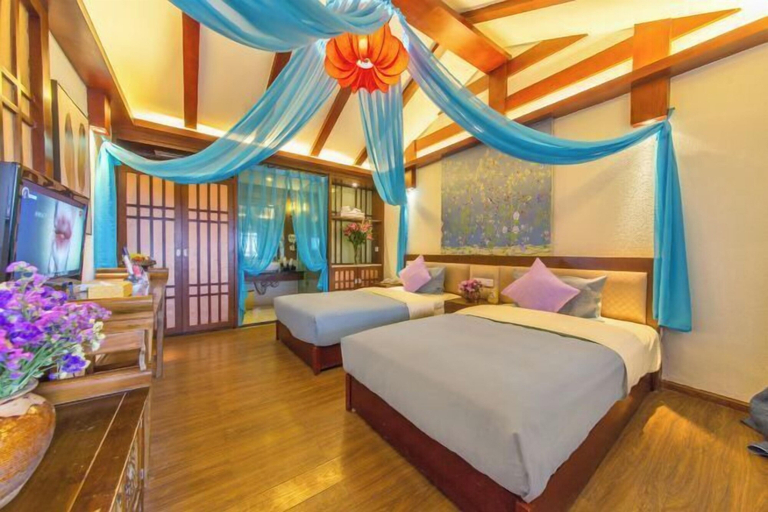 Bedroom 3, Mu Shi Yuan Inn, Lijiang