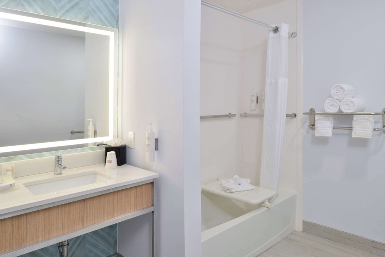 Bathroom 4, Hilton Garden Inn Denton, Denton
