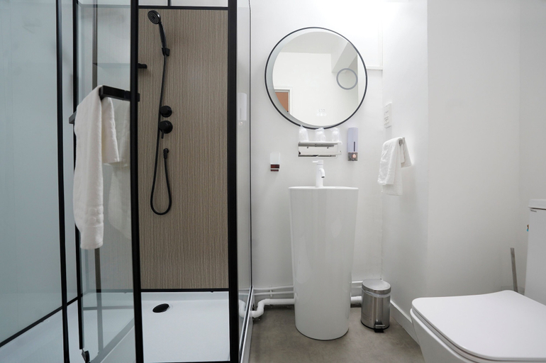 Bathroom 4, Anaïs Hôtel Bourges Nord  Saint-Doulchard, Cher
