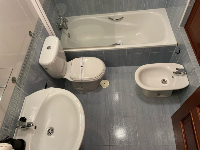 Bathroom 3, Cies Suitel Lopez de Neira 28, Pontevedra