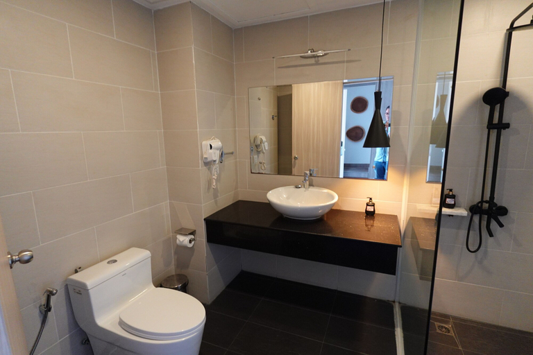 Bathroom 5, CHICHILL Hotel Riverside, Phnom Penh
