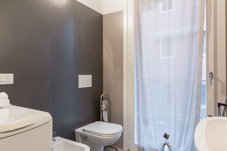 Bathroom 3, Gialdo Apartment, Verona