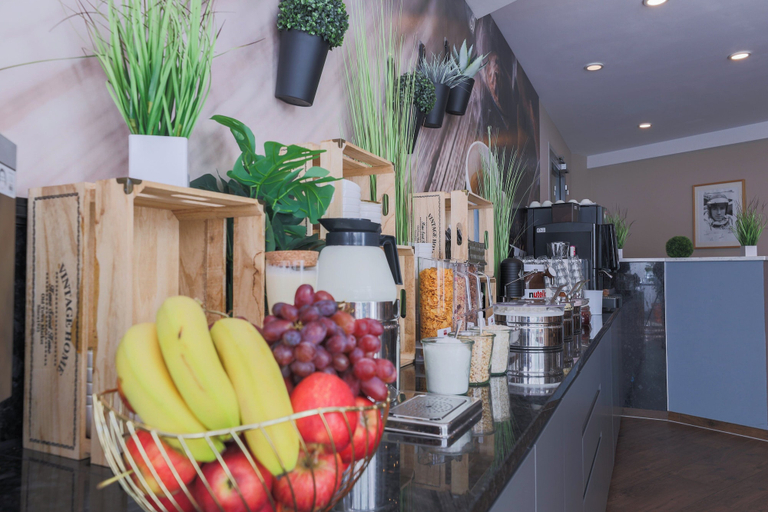Food & Drinks 5, Garner Hotel Stuttgart - Zuffenhausen by IHG, Stuttgart