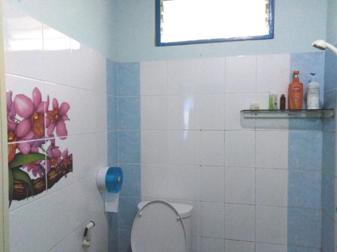 Bathroom, Krasom Homestay, Takua Thung