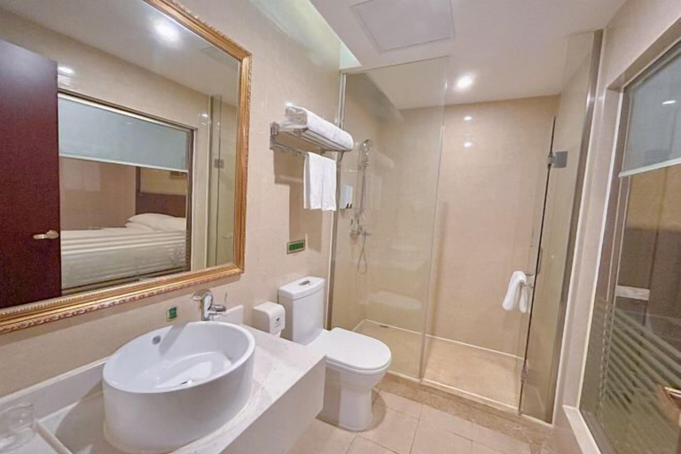 Bathroom 4, Vienna Hotel (Shanghai Sheshan Happy Valley), Shanghai