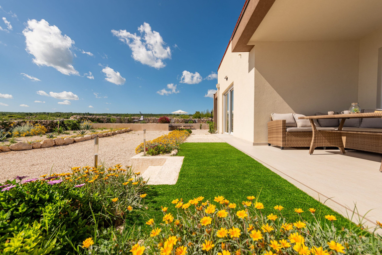 Exterior & Views 2, Villa Mareni, Ražanac