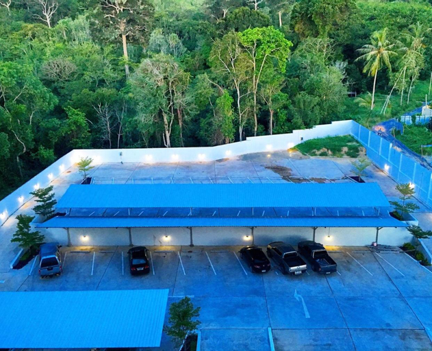 Others 5, Wow 2 Br Apt Seaview, Pool, Gym, walk to beautiful Nai Yang Beach, Phuket Island