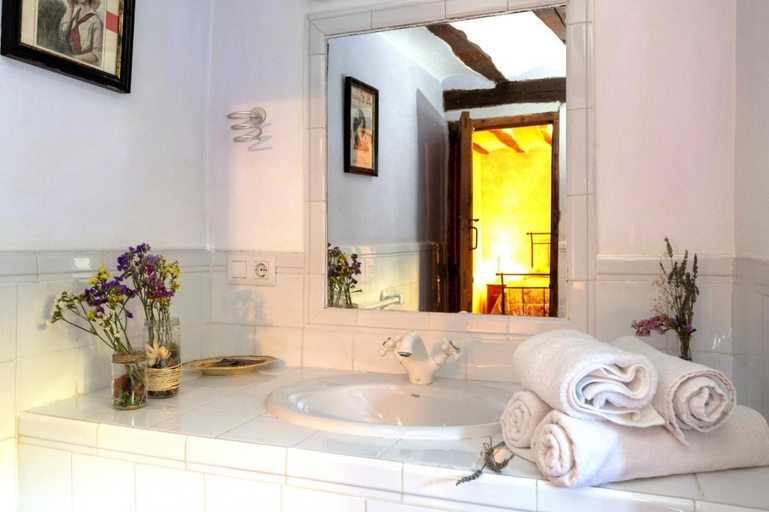 Bathroom 3, Posada de Urreci, La Rioja