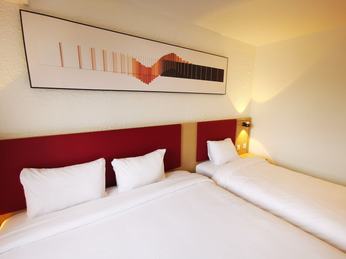Bedroom 3, Anaïs Hôtel Bourges Nord Saint-Doulchard, Cher