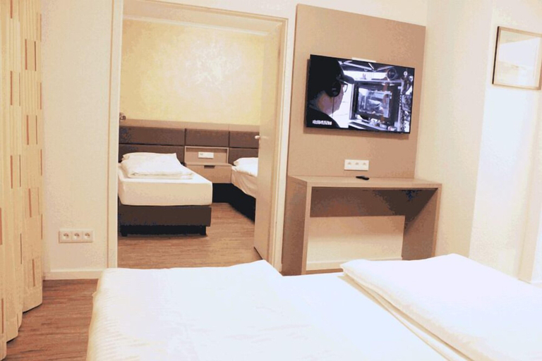 Bedroom 3, Isar City Hotel, München