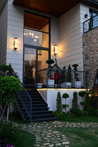 Exterior & Views 2, Aura Luxury Stays, Nainital