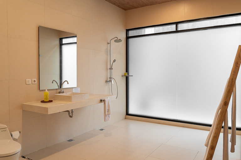 Bathroom 7