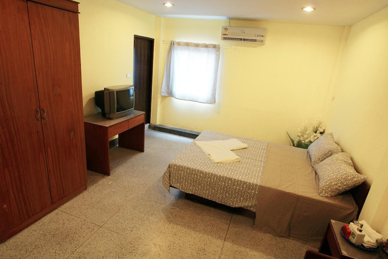 Bedroom 2, Sri Krungthep Hotel, Phra Nakhon