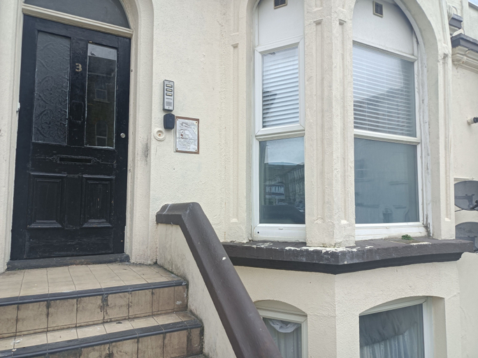 Exterior & Views 2, Seaside Haven Coastal Comfort 200m from the Beach, Kent