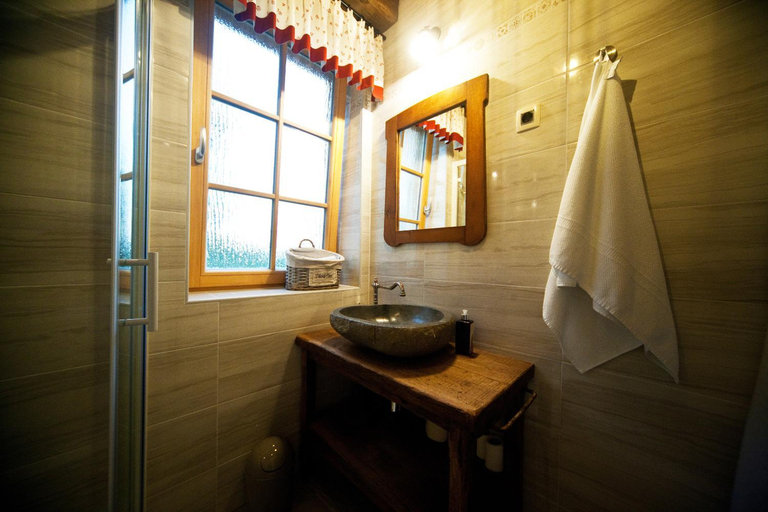 Bathroom 3, Lavender Hill, Eko Resort & Wellness, Polzela