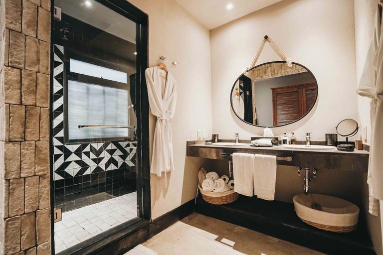 Bathroom 5, Amomoxtli, Tepoztlán