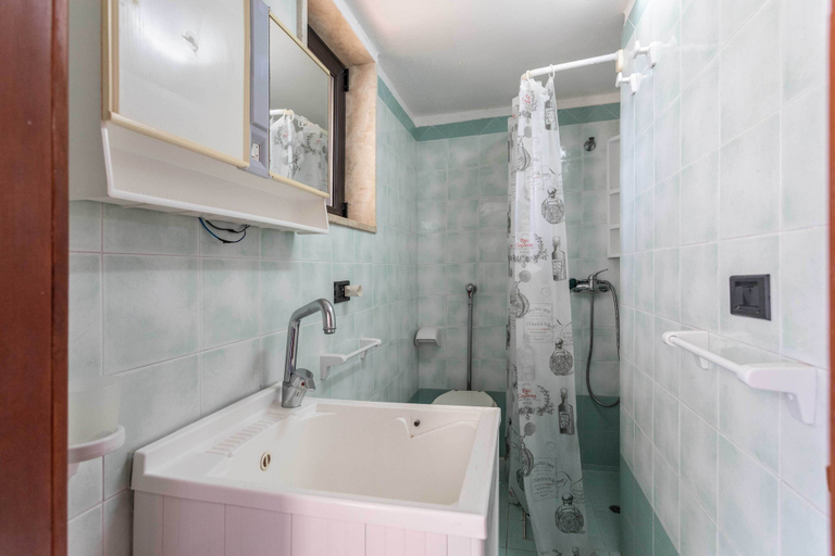 Bathroom 4, Emma's Villa facing the sea with swimming pool, Lecce