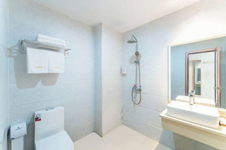 Bathroom 4, Fuli Business Hotel, Hainan