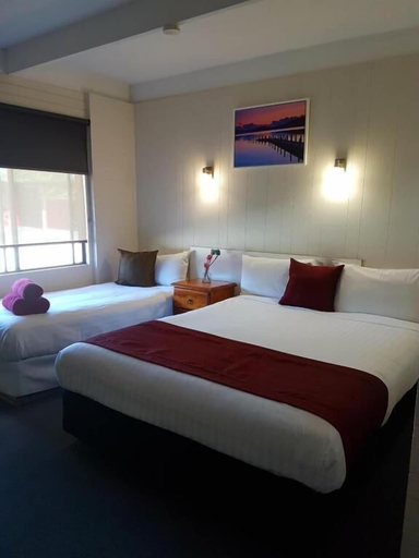 Bedroom 3, Bidgee Motor Inn, Hay