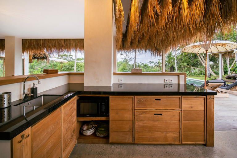Private kitchen 2, New!ubud Hideaway 6BR Villa w/ Ricefield View, Gianyar
