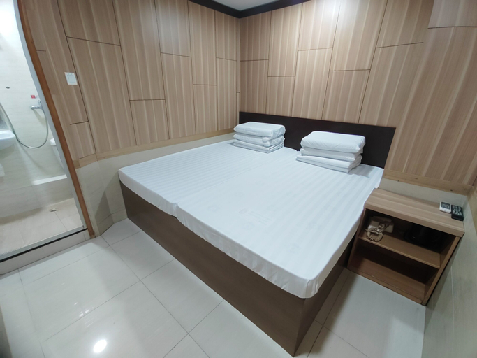 Bedroom 8