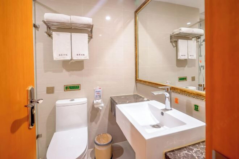 Bathroom 4, Langman Xicheng Hotel, Harbin