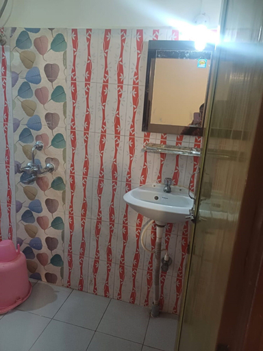 Bathroom 3, Goroomgo Rajeshwari Puri, Puri