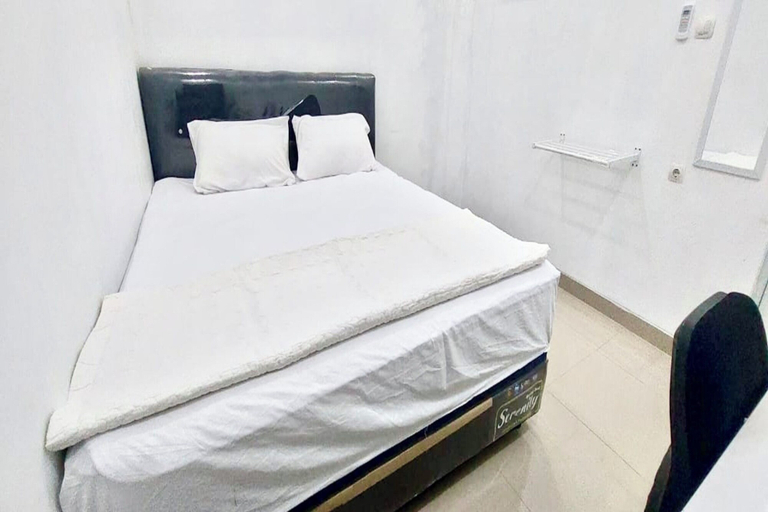 Bedroom 4, OYO 94046 Tamansari Panoramic Apartment By Aw, Bandung