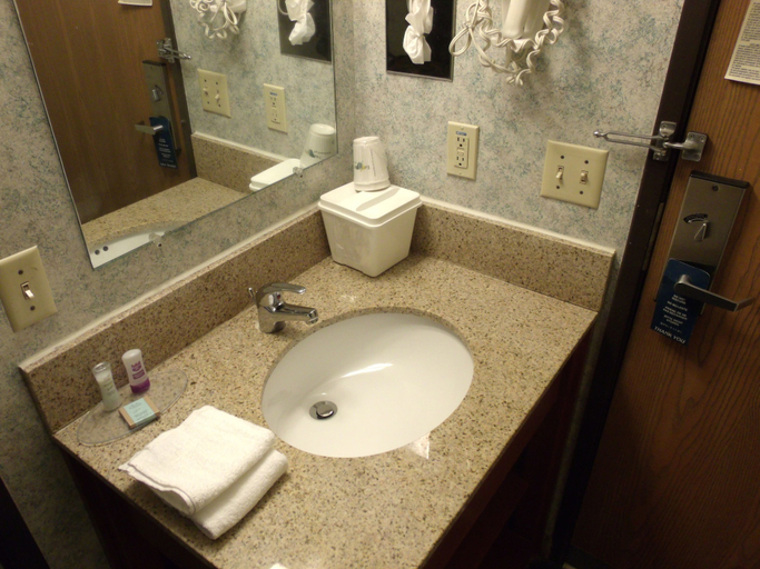 Bathroom 4, Relax Inn, Scott