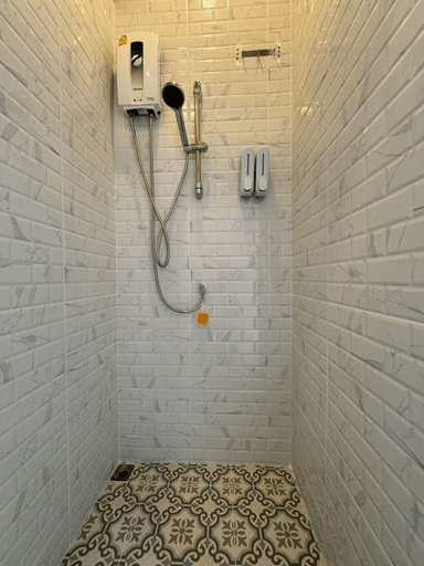 Bathroom 3, First Villa Life Hostel, Huai Kwang