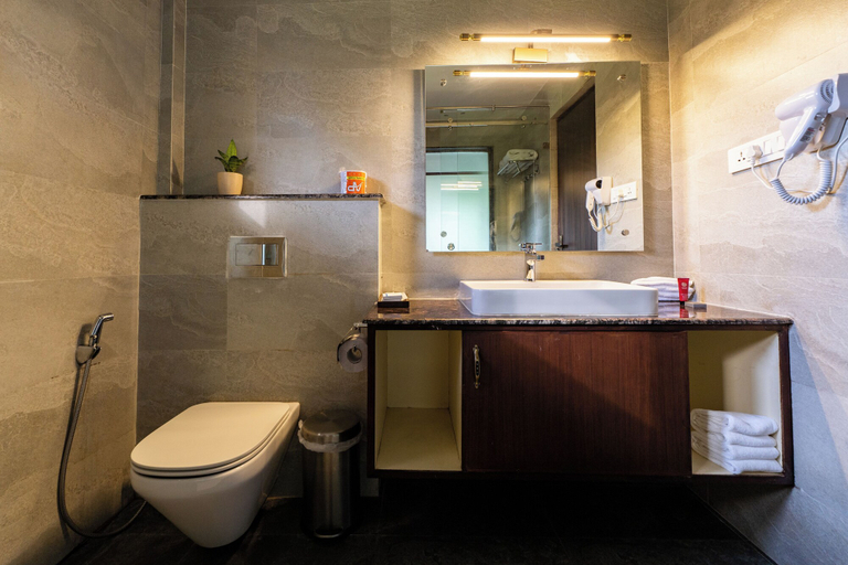 Bathroom 5, River Bank Jungle Resort, Narayani