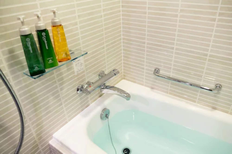 Bathroom 22