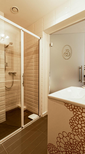 Bathroom, Hotel Restaurant Edmond's, Alpes-Maritimes