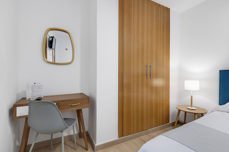 Bedroom 4, Hotel Madrid, Alicante