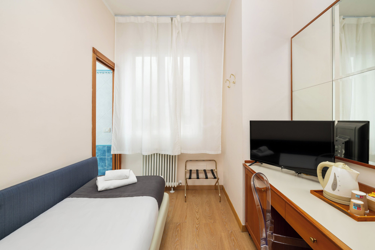 Bedroom 3, Hotel Maggiore Bologna, Bologna
