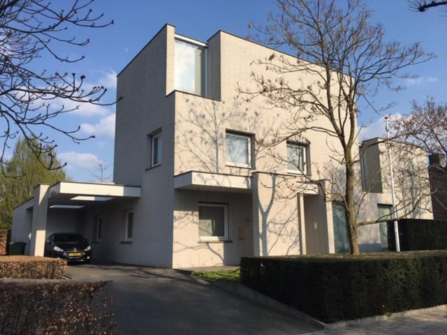 Others 3, Bed & Wellness Boxtel, luxe kamer met airco en eigen badkamer, ligbad, Boxtel