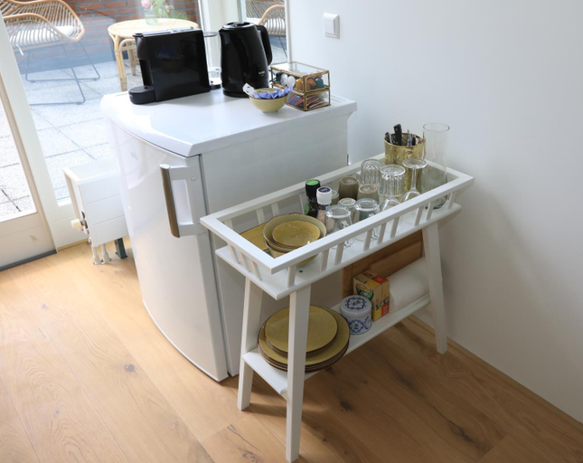Others 4, B&B De Zwanebloem, Amsterdam