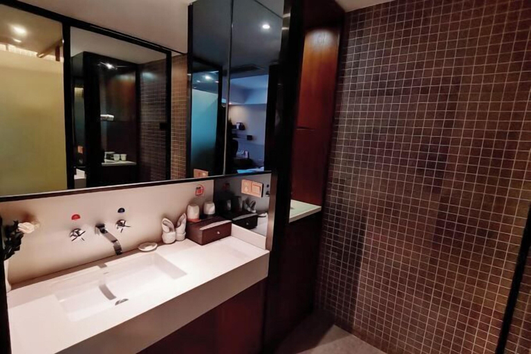 Bathroom 4, Feng Du Hotel, Chongqing