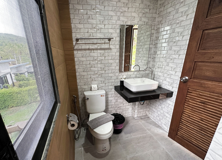 Bathroom 3, Naiwok Hills, Ko Phangan