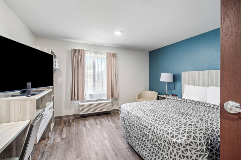 Bedroom 4, WoodSpring Suites Winston-Salem near Hanes Mall, Forsyth
