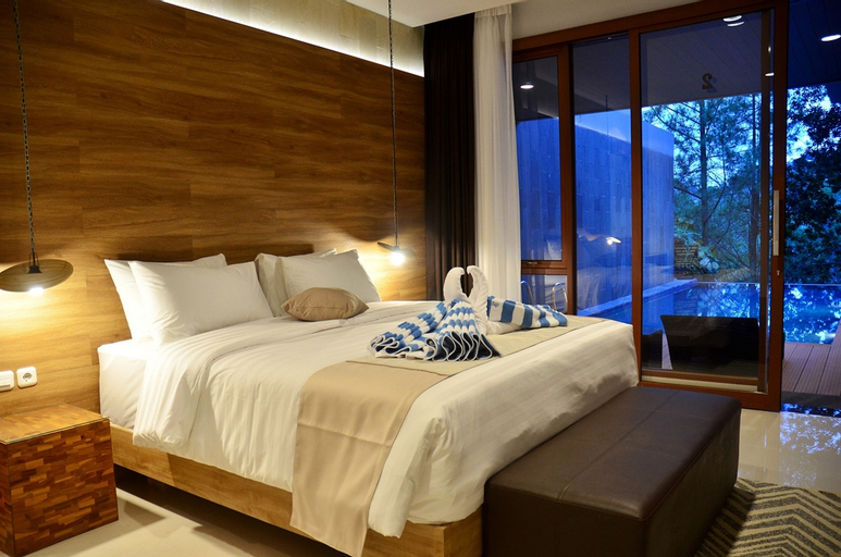 Bedroom 2, Asmaya Hill View Villa 7 bedrooms with a private swimming pool, Bandung