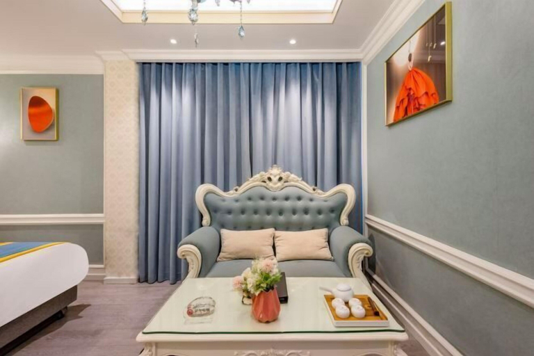 Bedroom 3, Bainian Hotel, Beihai