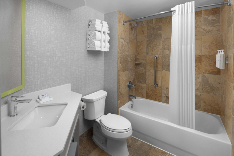 Bathroom 5, Hampton Inn Cleveland-Downtown, Cuyahoga